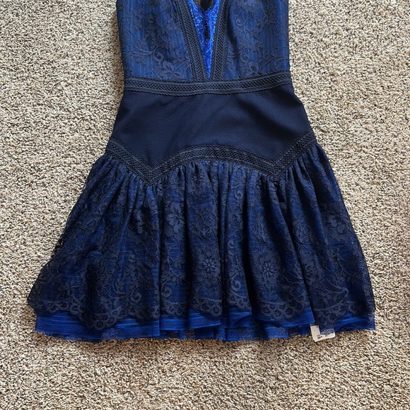 Three Floor Dress - Picture 3 of 7